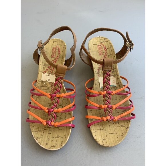 Kenneth Cole Reaction Girl's Brown Sandals Size 6 - $44 - Picture 1 of 7